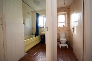 Bathroom & WC- click for photo gallery